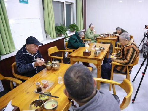 國(guó)家衛(wèi)健委攝制組走進(jìn)鄭州大學(xué)五附院，記錄老年人疫情防控“中國(guó)實(shí)踐”